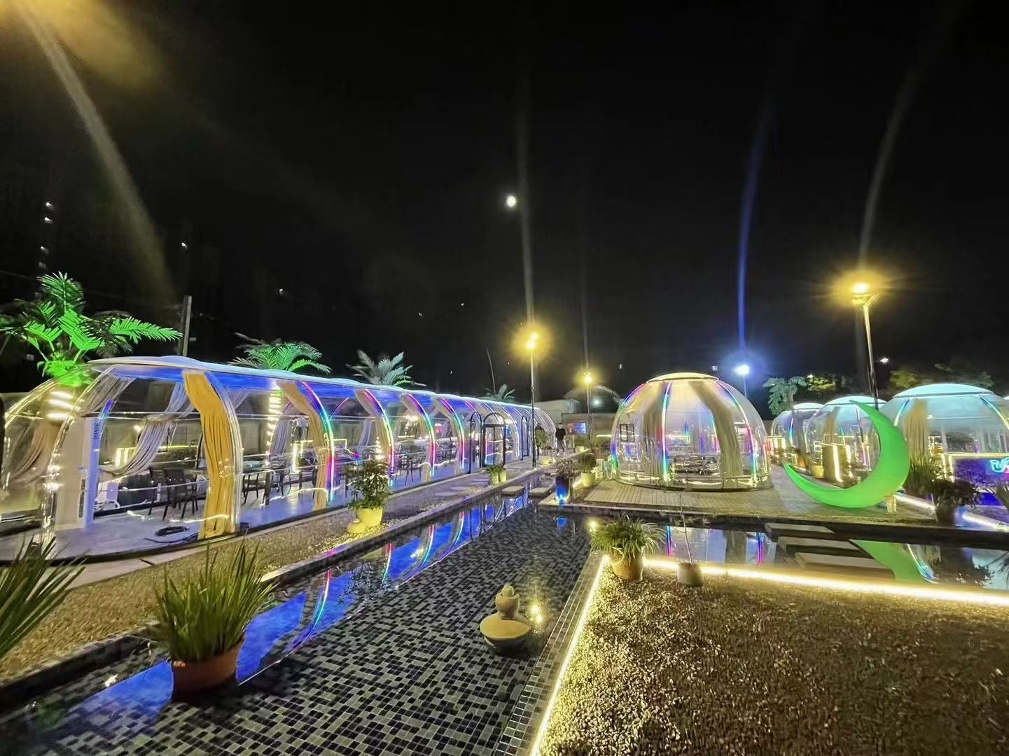 Ovale Glaskuppel aus Polycarbonat Größe 4,13 * 6,13 m, Bubble-Dome, Glashaus, Glasdome, Wintergarten, Glas-Iglu, wasserdicht, schlagfest, beständig gegen Feuer, Wind und Schneelast